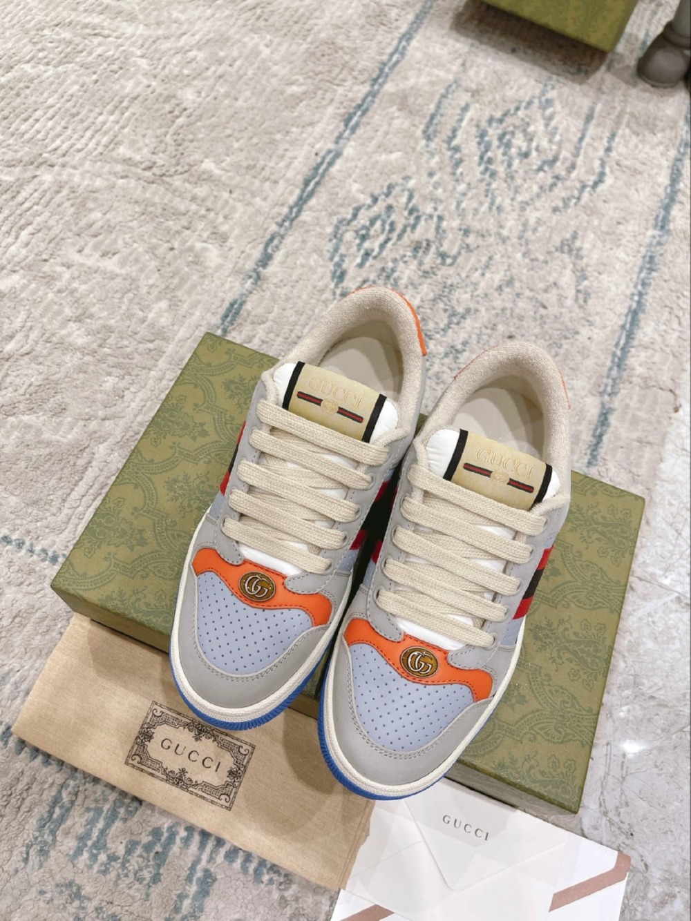 j003.jpg
